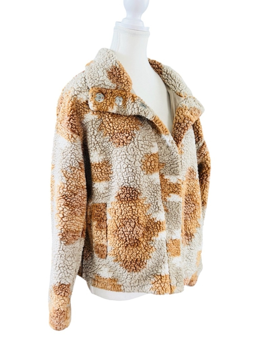 Altar'd State Tan and Cream Teddy Jacket - Picture 3 of 7